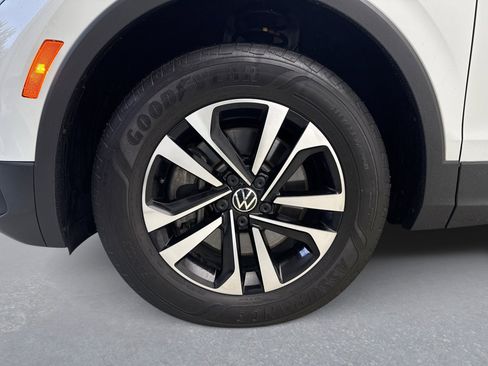 Used 2024 Volkswagen Tiguan S image 20