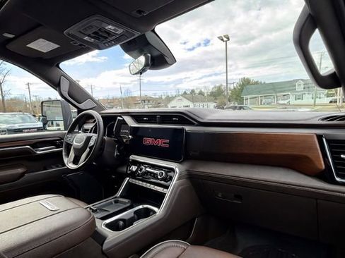 Used 2024 GMC Sierra 2500 Denali w/ Denali Reserve Package image 24