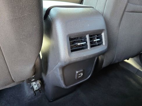 Used 2023 Chevrolet Equinox LS w/ LS Convenience Package image 28