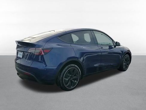 Used 2022 Tesla Model Y Long Range image 6