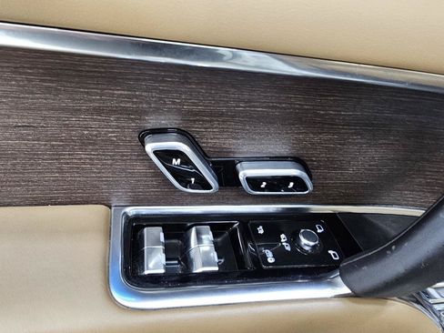 Used 2025 Land Rover Range Rover SE AWD/4WD image 39