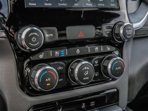 Used 2024 RAM 1500 Laramie image 32