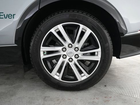 Used 2024 Cadillac Lyriq Tech RWD image 9