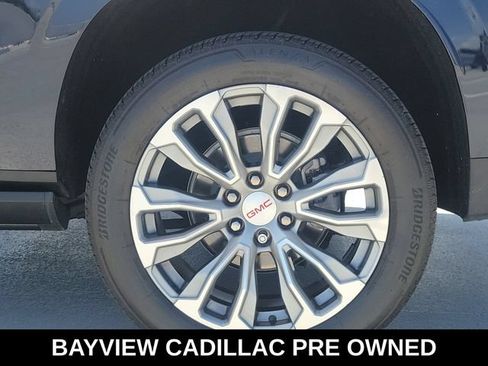 Used 2022 GMC Yukon XL Denali AWD/4WD image 16