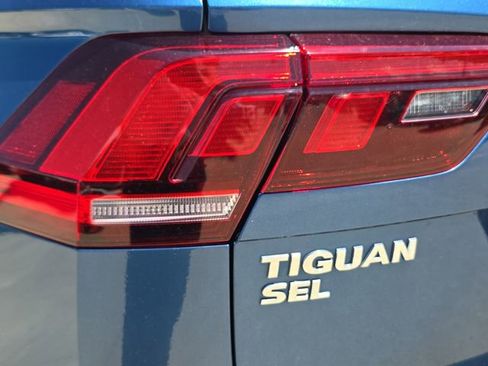 Used 2018 Volkswagen Tiguan SEL Premium AWD/4WD image 38
