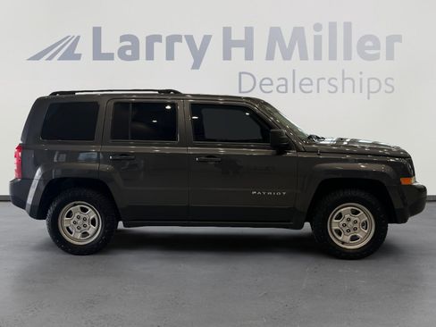 Used 2017 Jeep Patriot Sport w/ Power Value Group image 6