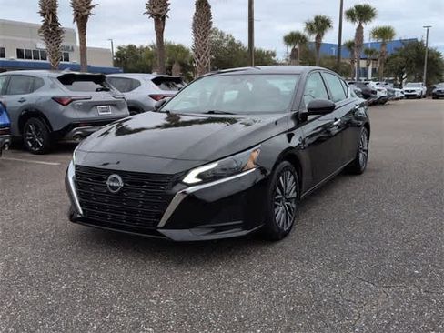 Used 2023 Nissan Altima 2.5 SV image 4