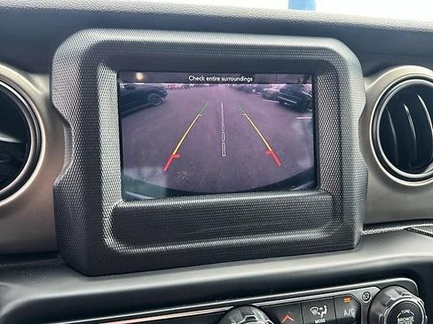 Used 2019 Jeep Wrangler Unlimited Sport S AWD/4WD image 11