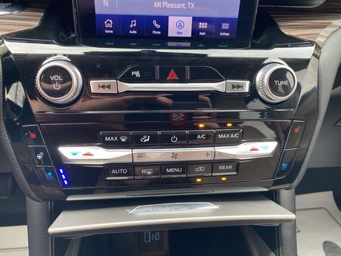 Used 2023 Ford Explorer Limited w/ Limited Technology Package RWD image 28