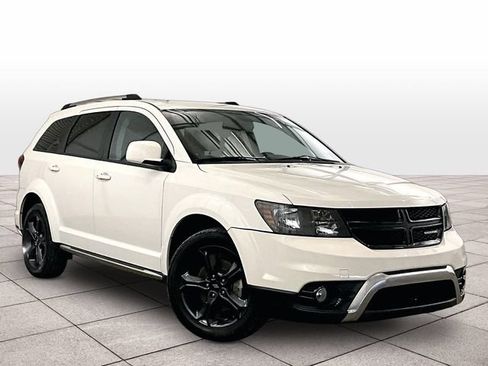 Used 2019 Dodge Journey Crossroad FWD image 2