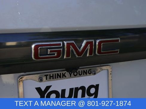 Used 2023 GMC Yukon XL AT4 w/ AT4 Premium Plus Package AWD/4WD image 7