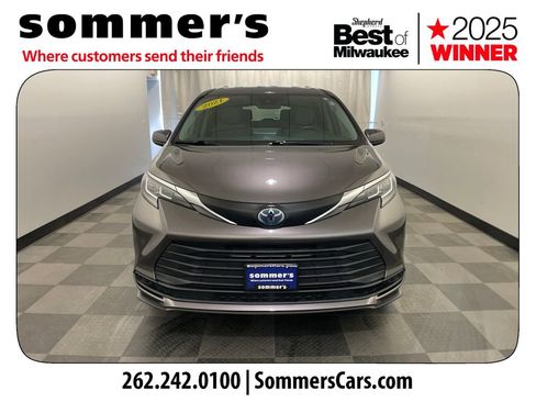 Used 2021 Toyota Sienna LE image 8