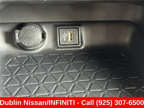 Used 2025 Toyota RAV4 XLE AWD/4WD image 32