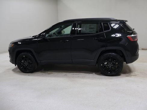 New 2026 Jeep Compass Latitude image 4