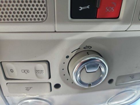 Used 2014 Volkswagen Passat 1.8T SE FWD image 32