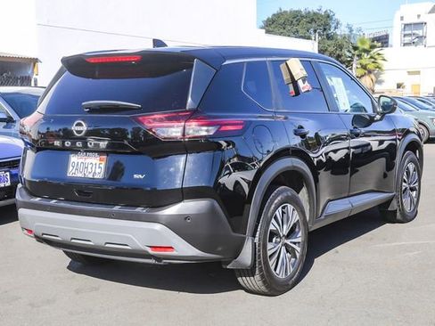 Used 2022 Nissan Rogue SV image 10