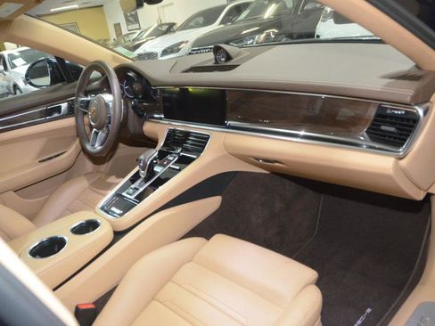 Used 2020 Porsche Panamera 4S image 23