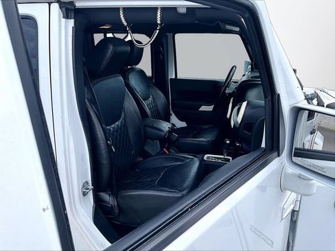 Used 2015 Jeep Wrangler Unlimited Sport w/ Quick Order Package 24S AWD/4WD image 8
