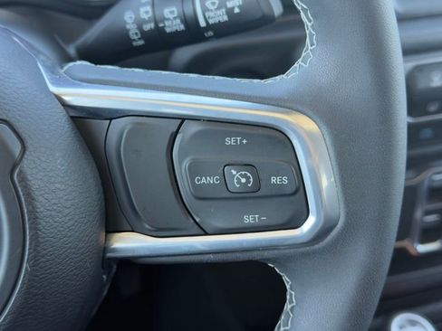 Used 2023 Jeep Wrangler Unlimited Sahara AWD/4WD image 10