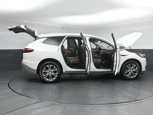 Used 2019 Buick Enclave Avenir w/ Avenir Technology Package AWD/4WD image 60
