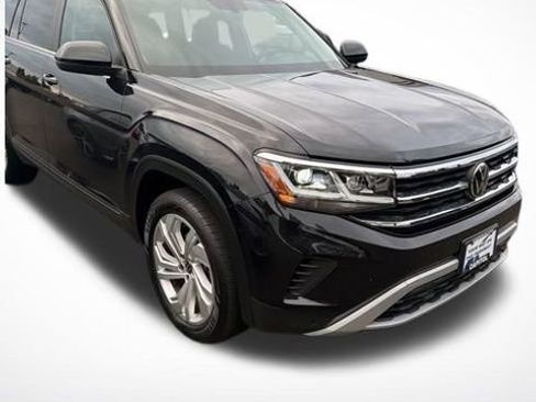 Used 2023 Volkswagen Atlas SE image 3