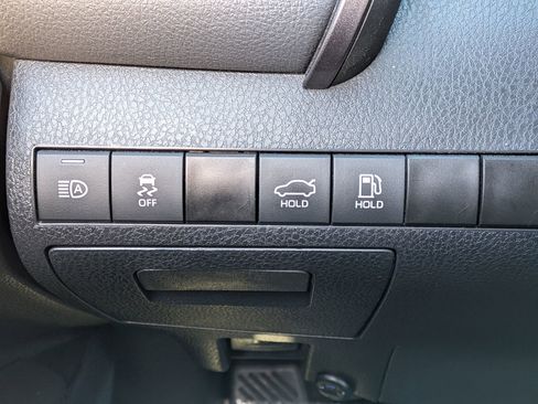 Used 2023 Toyota Camry SE image 18