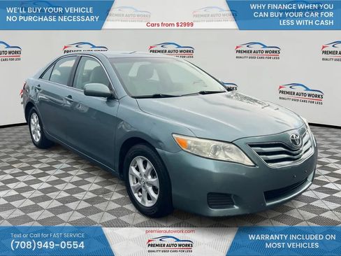 Used 2011 Toyota Camry LE w/ LE Extra-Value Pkg FWD image 3