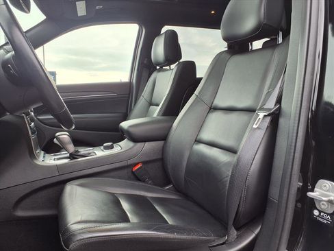 Used 2022 Jeep Grand Cherokee Limited image 6