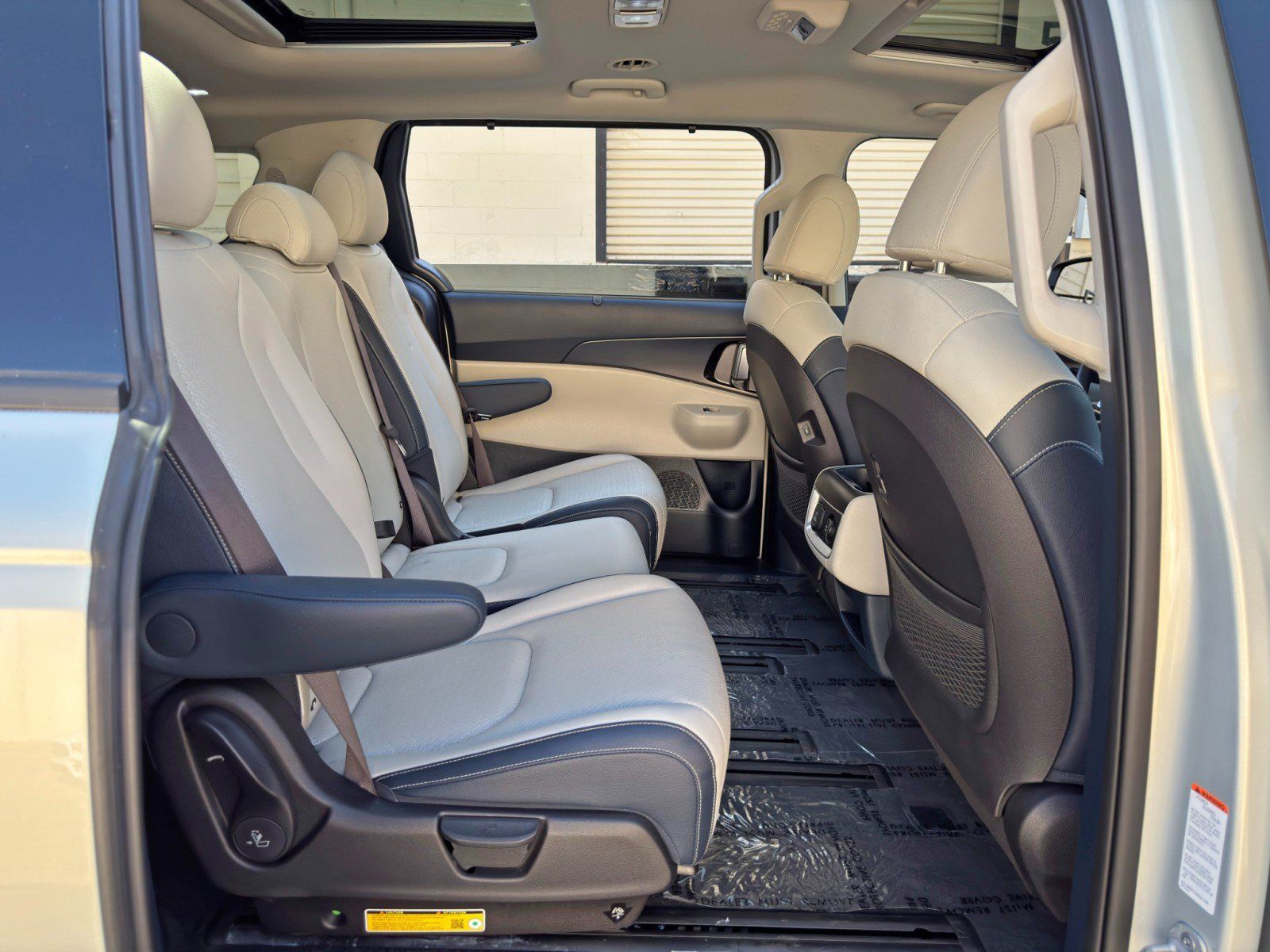 Used 2025 Kia Carnival SX Prestige FWD image 49