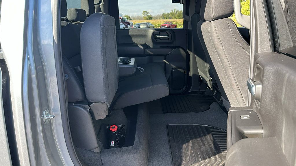 Used 2025 Chevrolet Silverado 2500 Custom AWD/4WD image 31