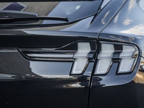 Certified 2025 Ford Mustang Mach-E Select w/ Comfort Package Lite image 8