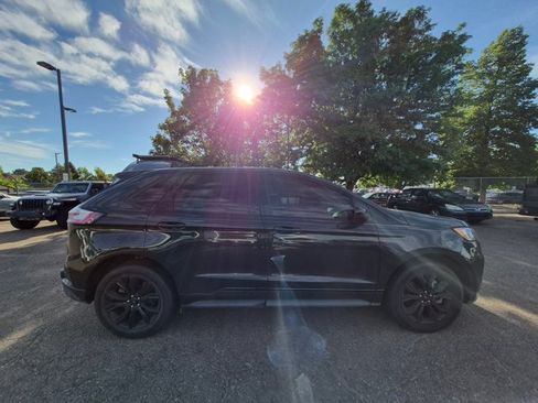 Used 2022 Ford Edge SE w/ Black Appearance Package AWD/4WD image 4