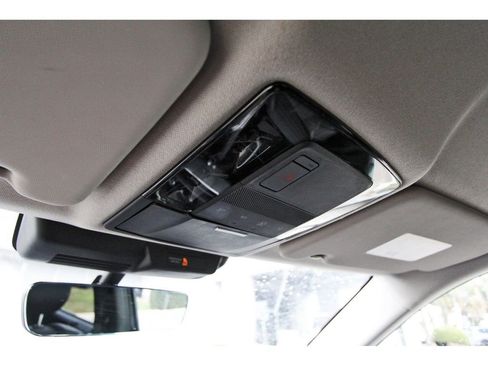 Used 2025 Mitsubishi Outlander AWD image 21