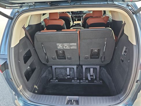 Used 2024 Kia Carnival SX FWD image 14