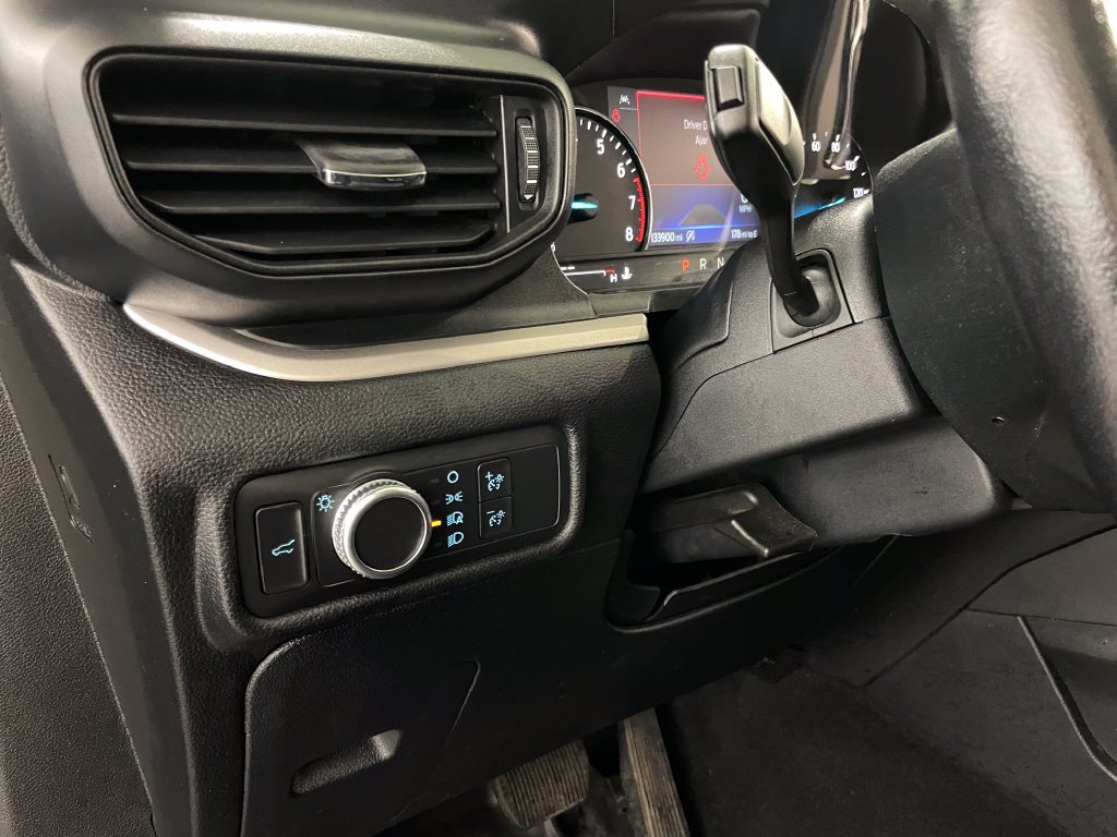 Used 2021 Ford Explorer XLT AWD/4WD image 26