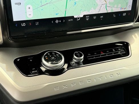 New 2025 Ford Expedition Active image 34