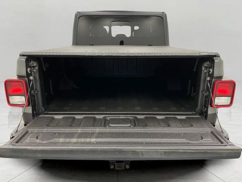 Used 2022 Jeep Gladiator Overland w/ Popular Equipment Package AWD/4WD image 7