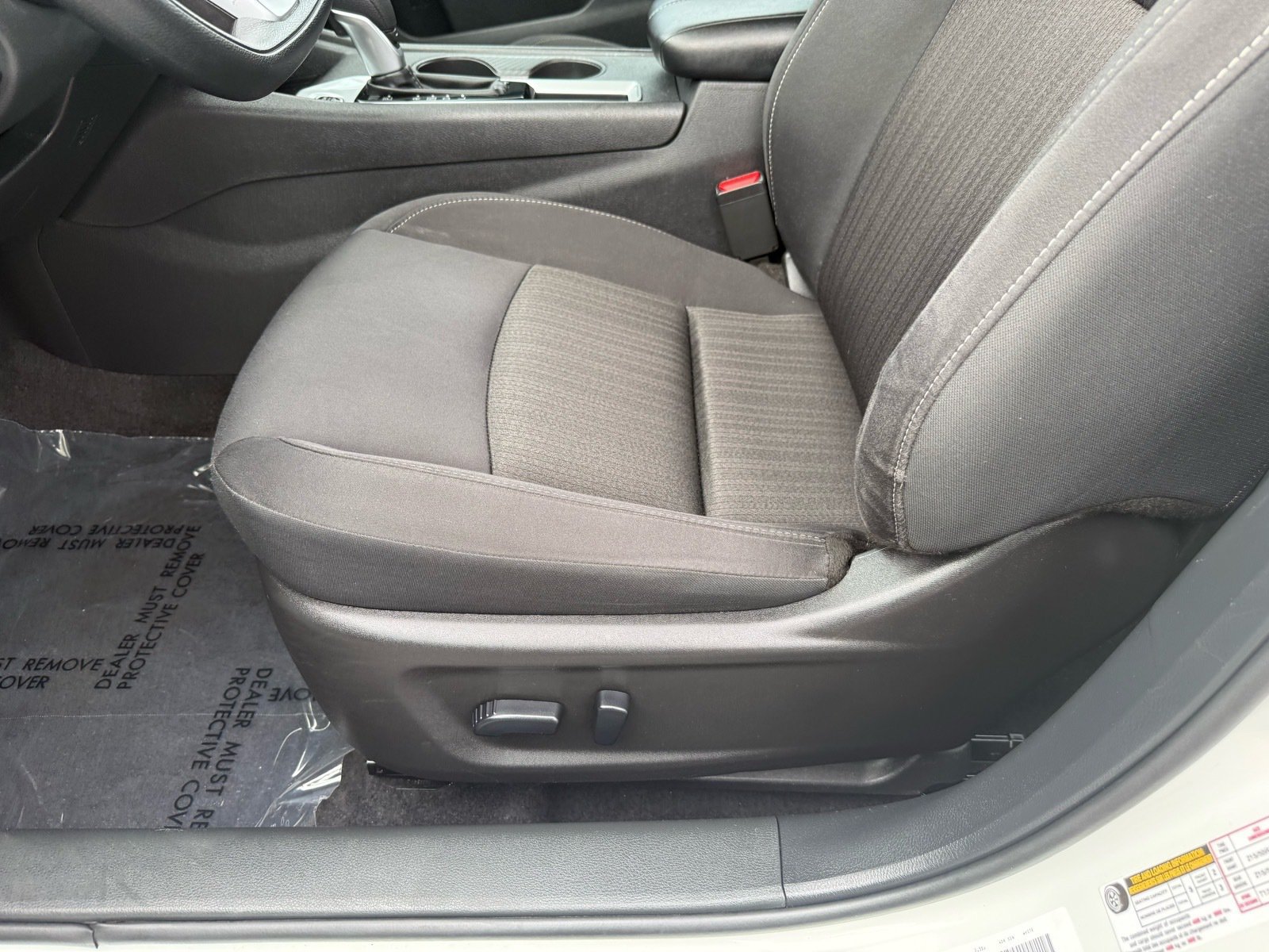 Used 2025 Nissan Altima 2.5 SV FWD image 14