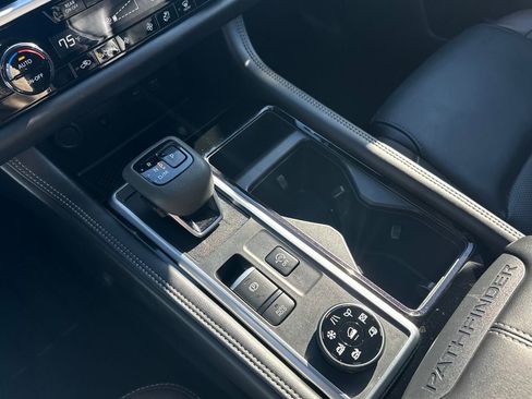 Used 2024 Nissan Pathfinder Platinum w/ Cargo Package image 25