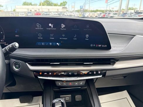 Used 2024 Cadillac XT4 Premium Luxury w/ Cold Weather Package AWD/4WD image 16
