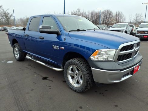 Used 2017 RAM 1500 ST w/ SXT Appearance Group image 8
