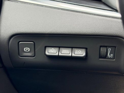 Used 2022 Buick Enclave Premium w/ Experience Buick Package FWD image 19