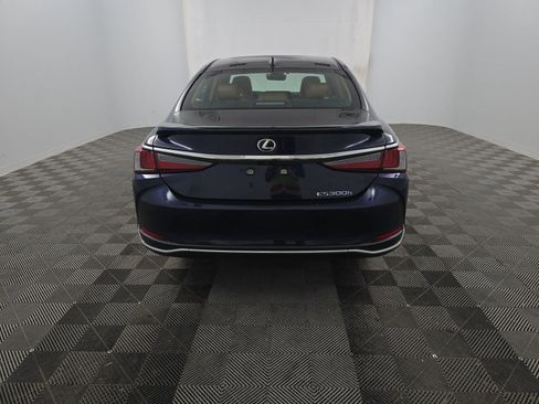 Used 2022 Lexus ES 300h w/ Luxury Package FWD image 5