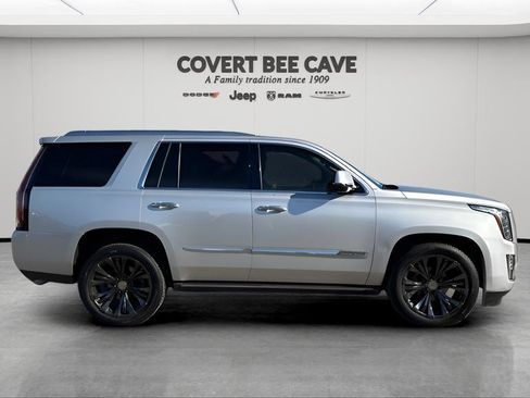 Used 2016 Cadillac Escalade Premium image 11