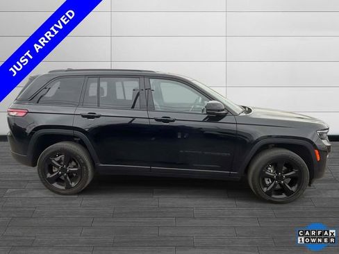 Certified 2023 Jeep Grand Cherokee Altitude image 2