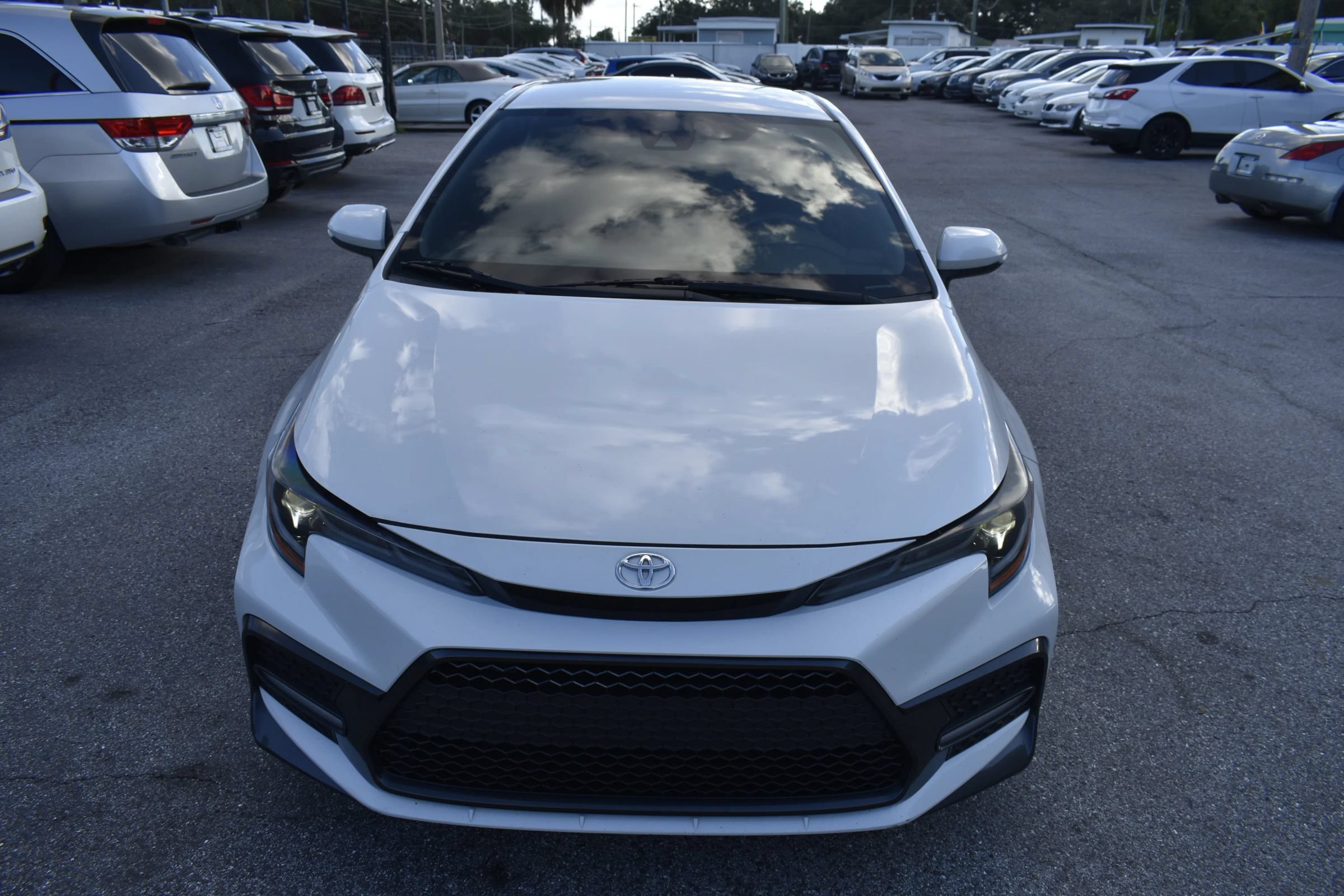Used 2020 Toyota Corolla SE FWD image 2