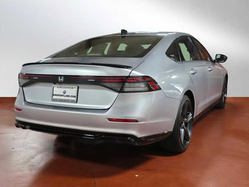 Used 2025 Honda Accord Sport image 7