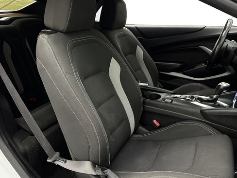 Used 2019 Chevrolet Camaro LT image 27