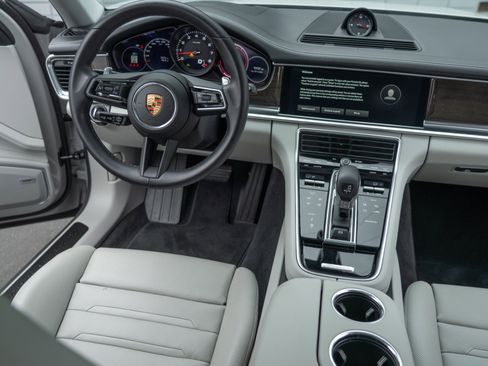 Used 2023 Porsche Panamera 4 Platinum Edition w/ Assistance Package image 41