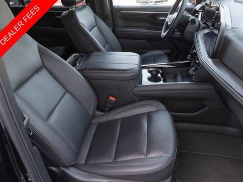 Used 2025 Chevrolet Suburban LT AWD/4WD image 22